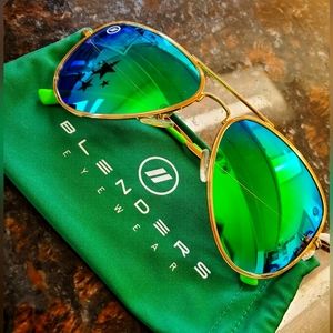Blenders - Green Aviators with soft bag - never worn.